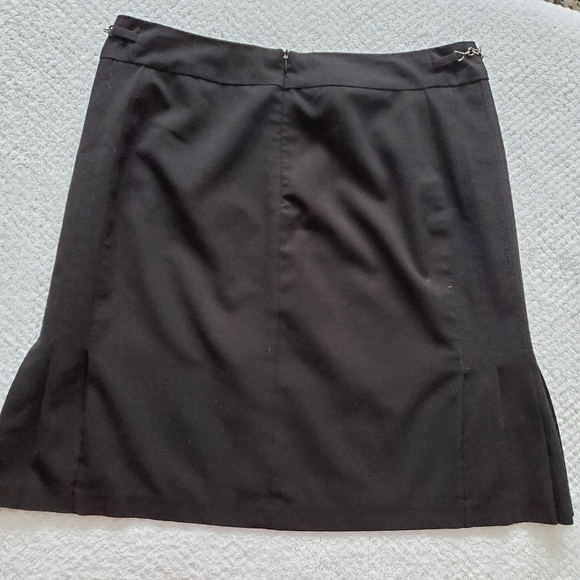INVESTMENTS Black Skirt Size 14 - Picture 5 of 6